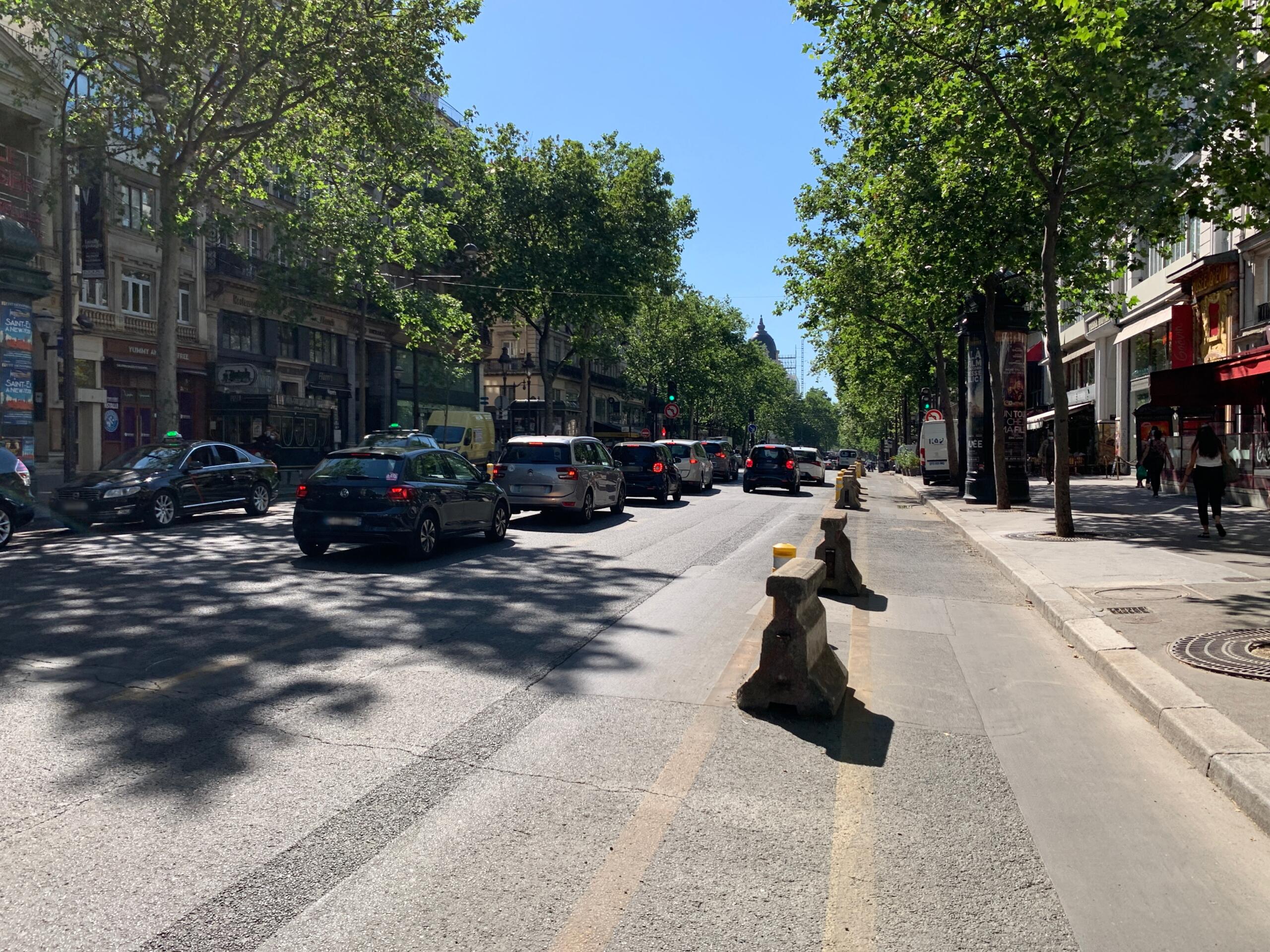 Vue du Boulevard Montmartre à Paris.