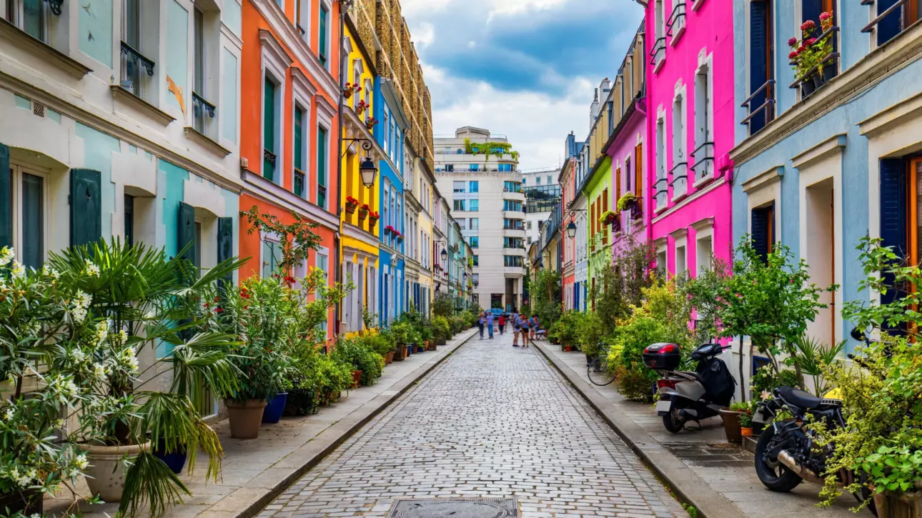 Vue de la Rue Crémieux à Paris.